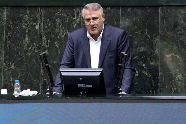 نماینده مجلس: گشت ارشاد جمع نشده، تغییر تاکتیک داده است/ بی‌تدبیری‌ها باعث گسترش بی‌حجابی شده
