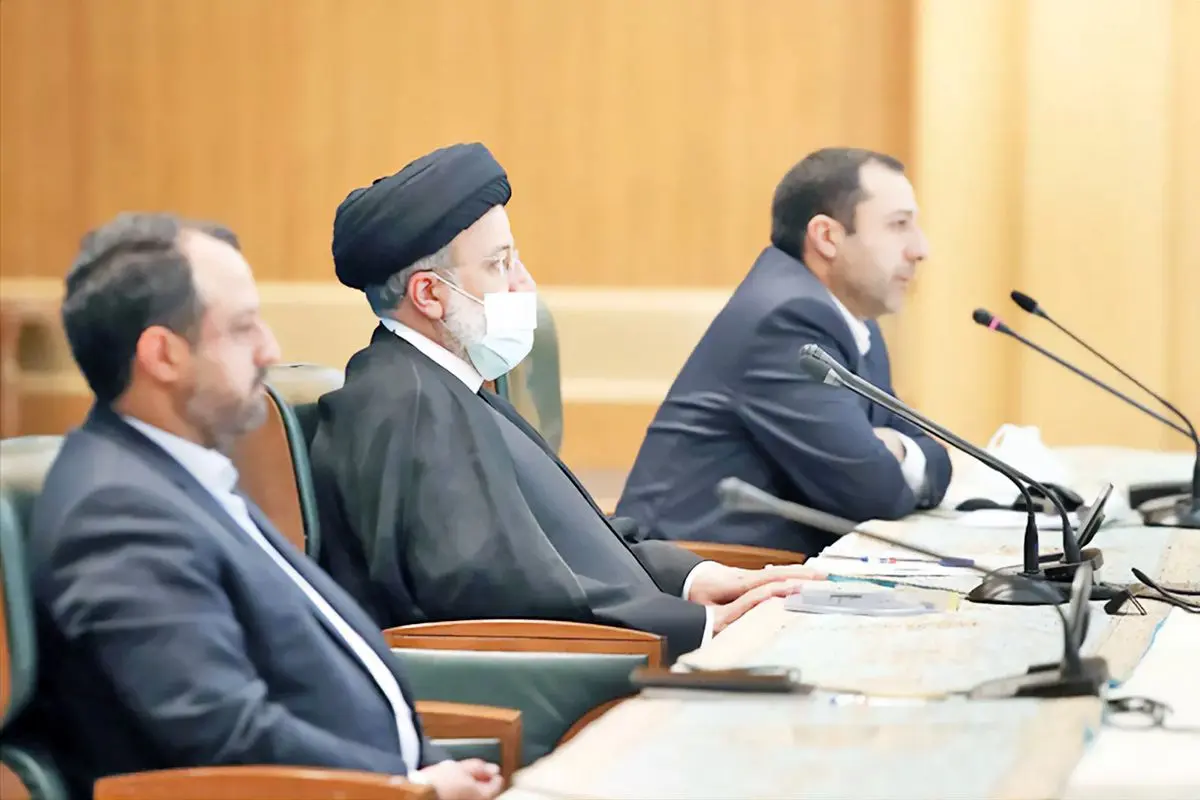 ۲۴ مدعی نجات اقتصاد؛ امضاکنندگان نامه سال ۹۸ به روحانی! دقیقا کجایید؟