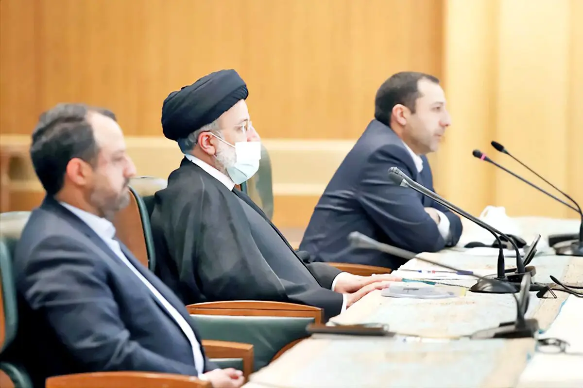 ۲۴ مدعی نجات اقتصاد؛ امضاکنندگان نامه سال ۹۸ به روحانی! دقیقا کجایید؟