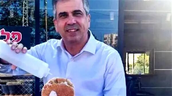 فلافل خوری نخست وزیر اسرائیل سوژه شد+عکس