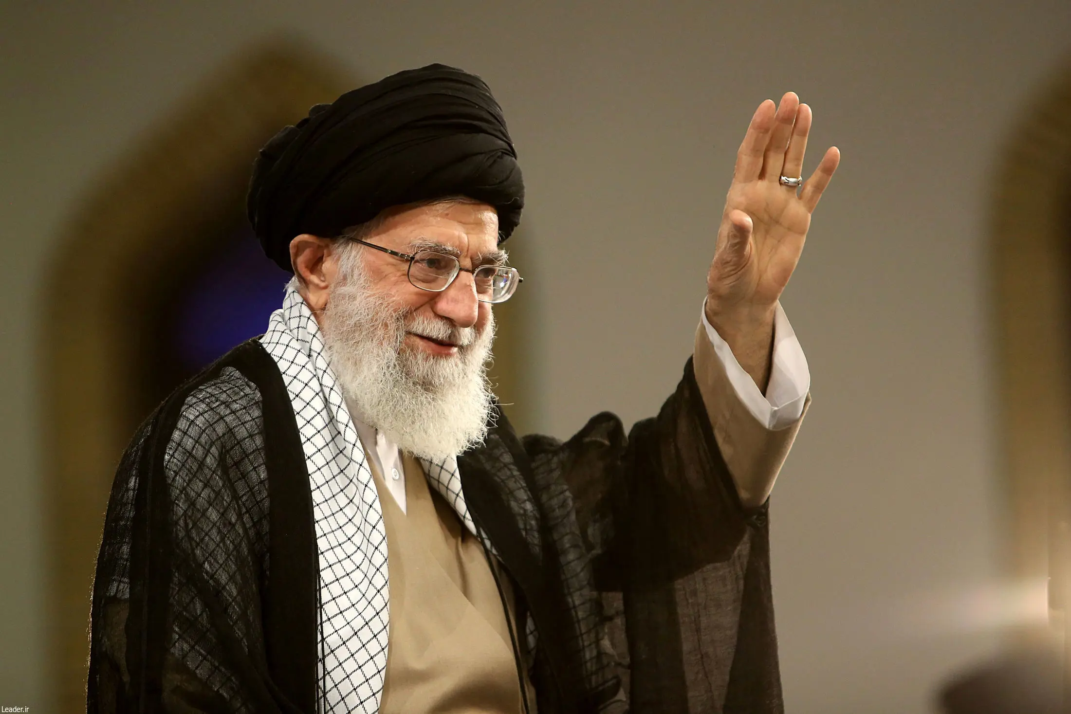 پیام سایت رهبر انقلاب در صبح ۱۵ تیرماه
