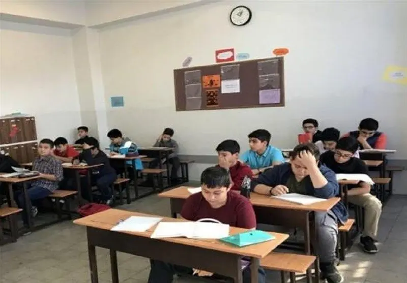 شکنجه وحشتناک دانش آموزان توسط معلم سنندجی / در مدارس کشور چه خبر شده ؟ + تصاویر دلخراش