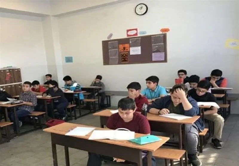 شکنجه وحشتناک دانش آموزان توسط معلم سنندجی / در مدارس کشور چه خبر شده ؟ + تصاویر دلخراش