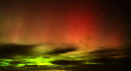 ماجرای جنجالی مشاهده اشیای نورانی عجیب در آسمان چیست؟ + عکس و فیلم