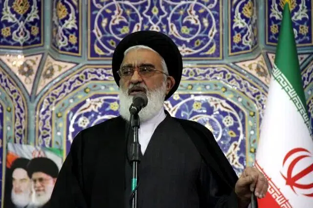 امام جمعه قم: بی حجابی موجب پیدایش فرزندان نامشروع می شود
