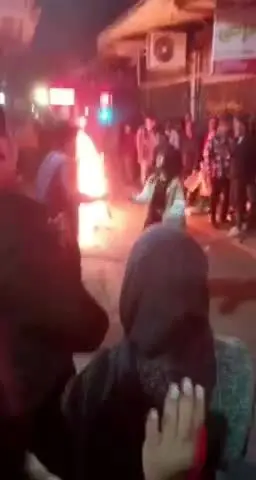 شادی و پایکوبی مردم رشت در شب چهارشنبه آخر سال
