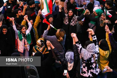 زنان تهران پس از بازی ایران و ولز