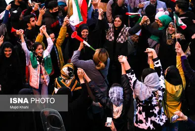 زنان تهران پس از بازی ایران و ولز