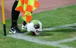 خداحافظی داور فوتبال در بازی تراکتور و پرسپولیس+فیلم