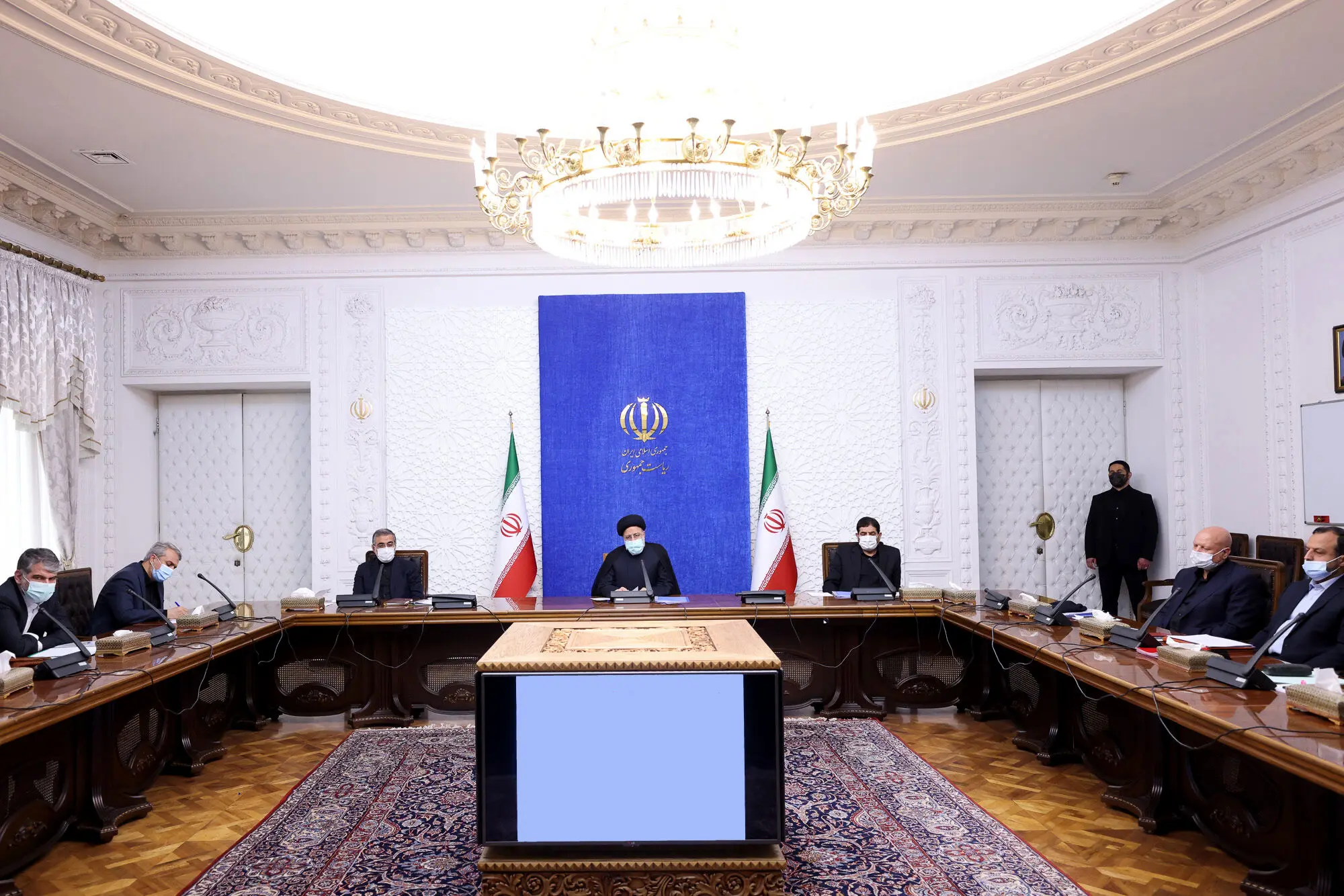 خبر رسمی / تصویب نهایی میزان افزایش ضریب حقوق کارمندان و بازنشستگان در سال ۱۴۰۱ در هیات دولت
