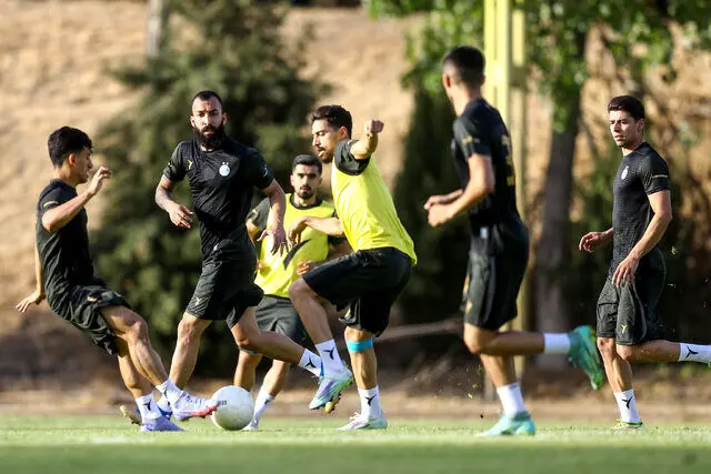 مهاجم استقلال مصدوم شد

