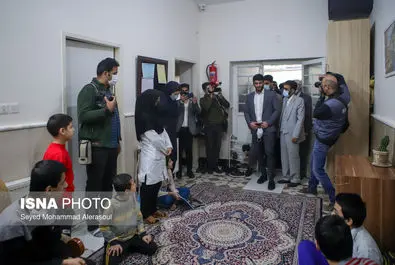 حسن یزدانی در آسایشگاه معلولین ذهنی شهید بهشتی مشهد