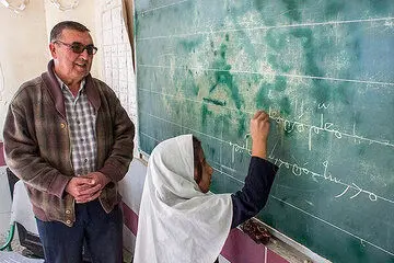 خبر خوش برای معلمان و فرهنگیان بازنشسته /حقوق تیرماه  ۱۴۰۴ حسابی ویژه شد 

