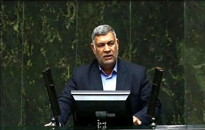 ادعای یک نماینده مجلس درباره جلوگیری از گرانی ها