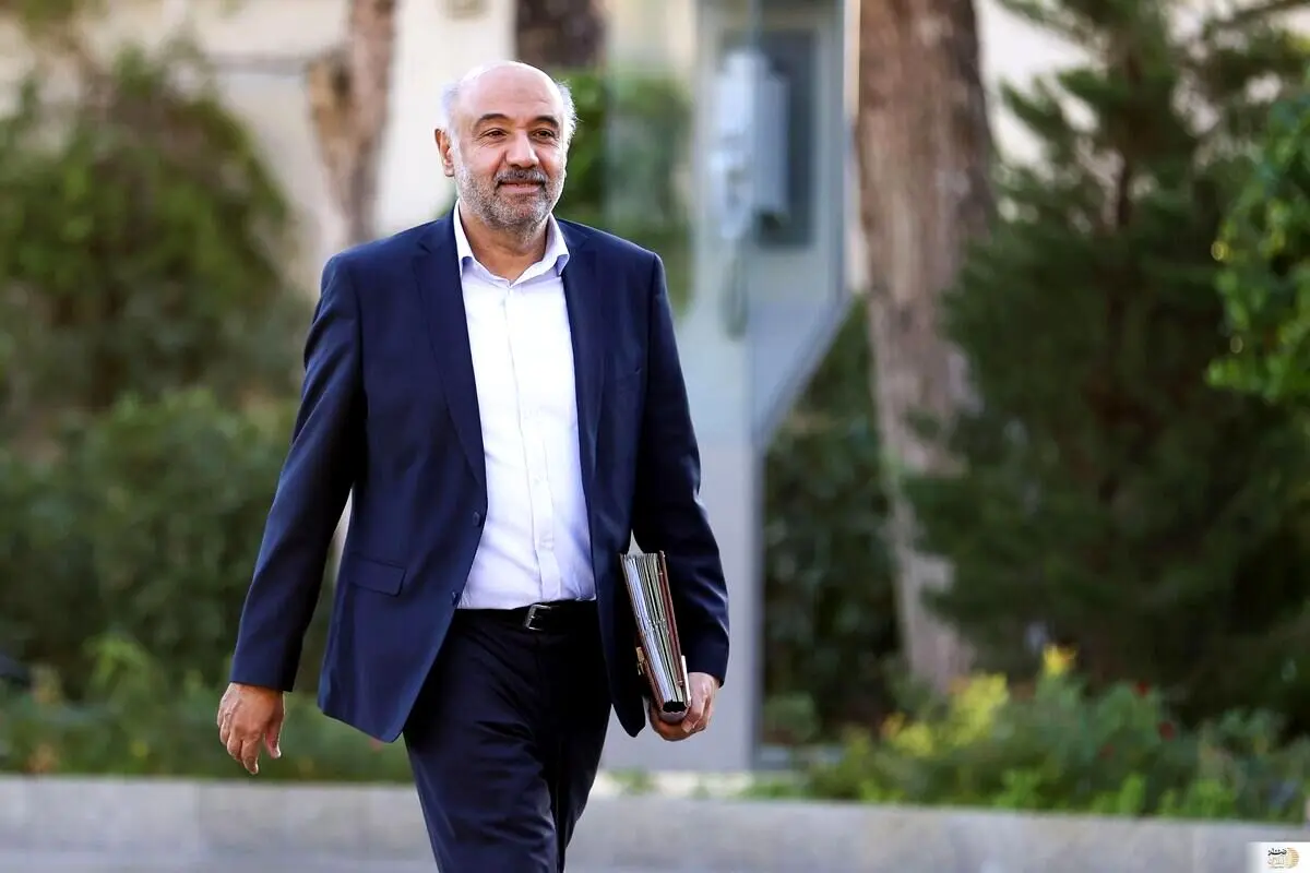 خبر خوش وزیر کار  از اقدامات جدید برای افزایش
حقوق کارمندان و کارگران /جزییات افزایش دستمزدها
