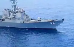 ویدئویی از برخورد قاطع بالگرد ارتش با  ناوشکن آمریکایی