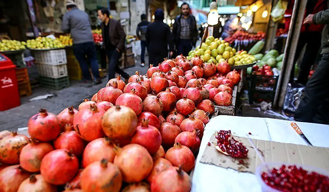 شب یلدا نزدیک است؛ میوه گران می شود؟
