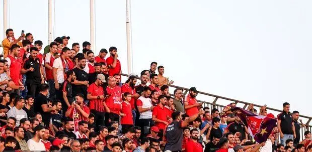 ویدئویی از درگیری شدید هواداران پرسپولیس پس از بازی ذوب اهن