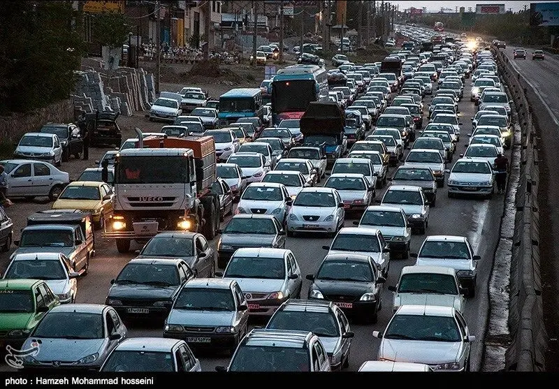 ویدئویی از وضعیت فاجعه‌بارِ ترافیک در اتوبان رشت به تهران

