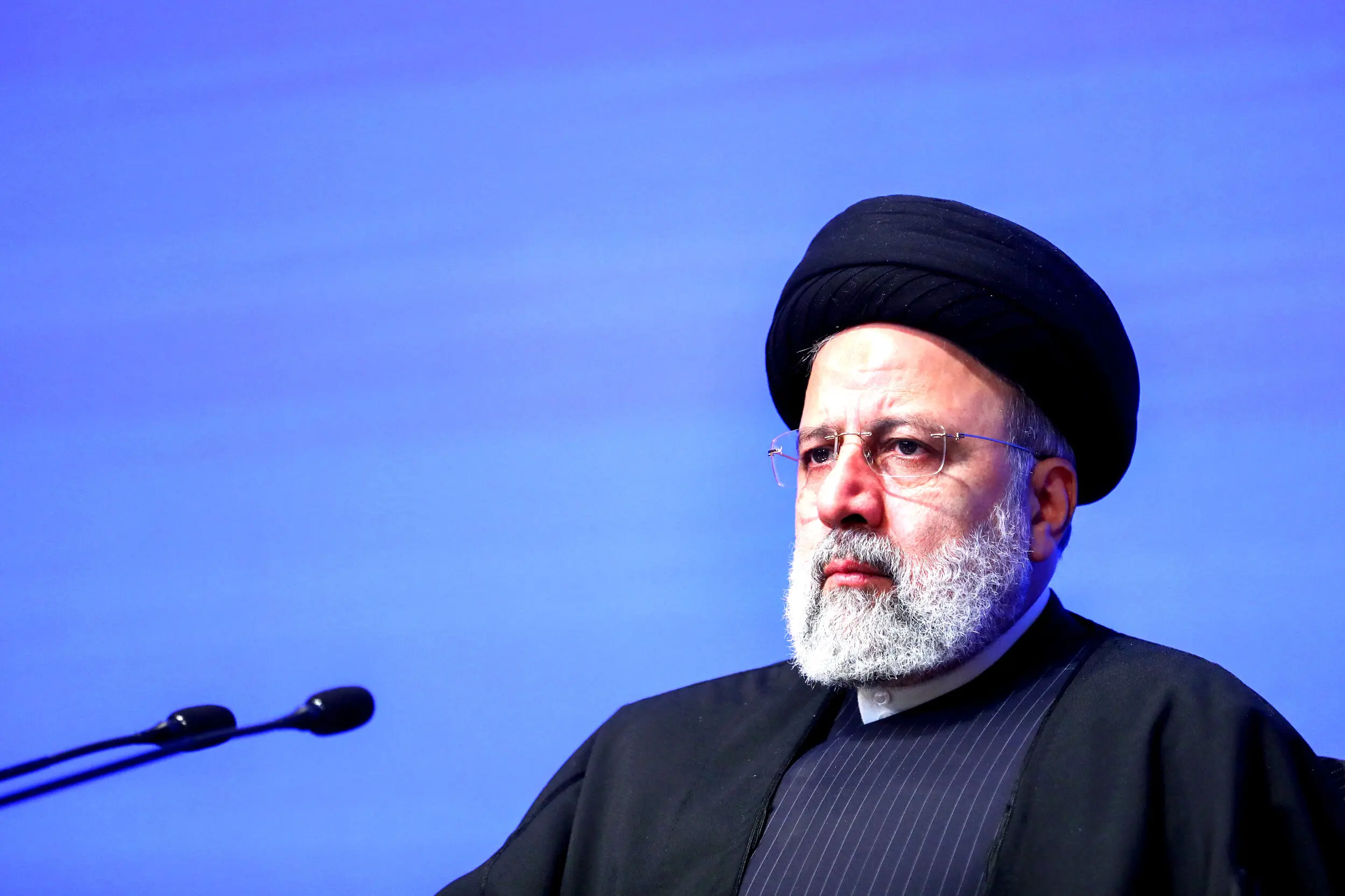 کنایه سنگین به دولت رئیسی: دستت را از جیب بانک‌ها بردار، تورم می‌آید پایین! +عکس