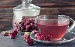 ۷ فایده دمنوش گیاهی گل رز