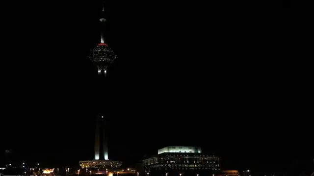 ماه و ستارگان از برج میلاد رصد می‌شوند