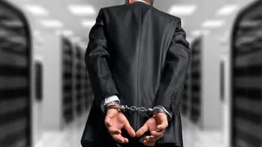 اختلاس ۱۸۰۰ میلیاردی کارمند بانک در فارس