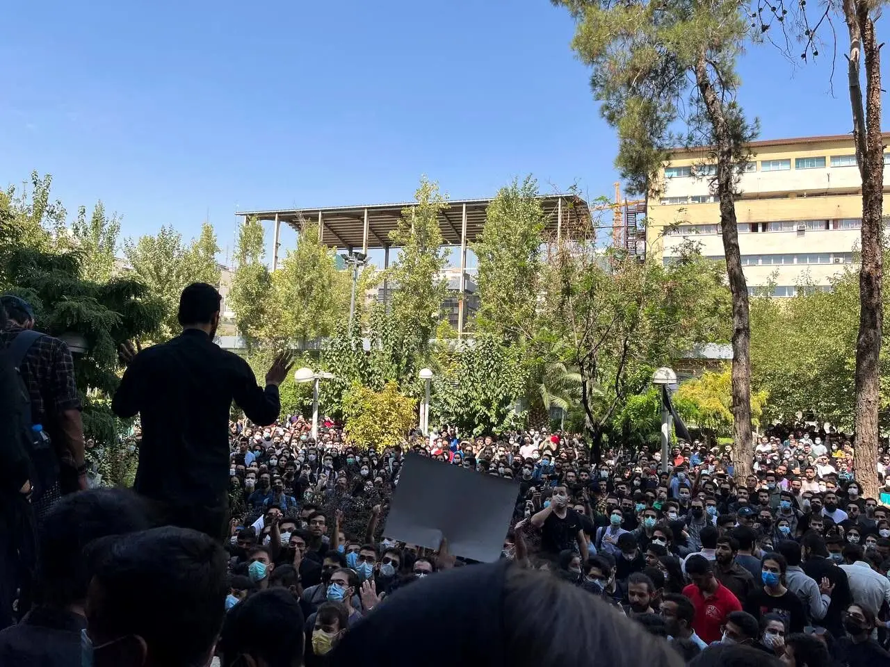 تجمع اعتراضی دانشجویان در دانشگاه ها در پی فوت مهسا امینی