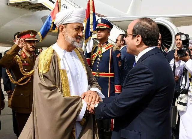 سلطان عمان میانجی تهران و قاهره می‌شود