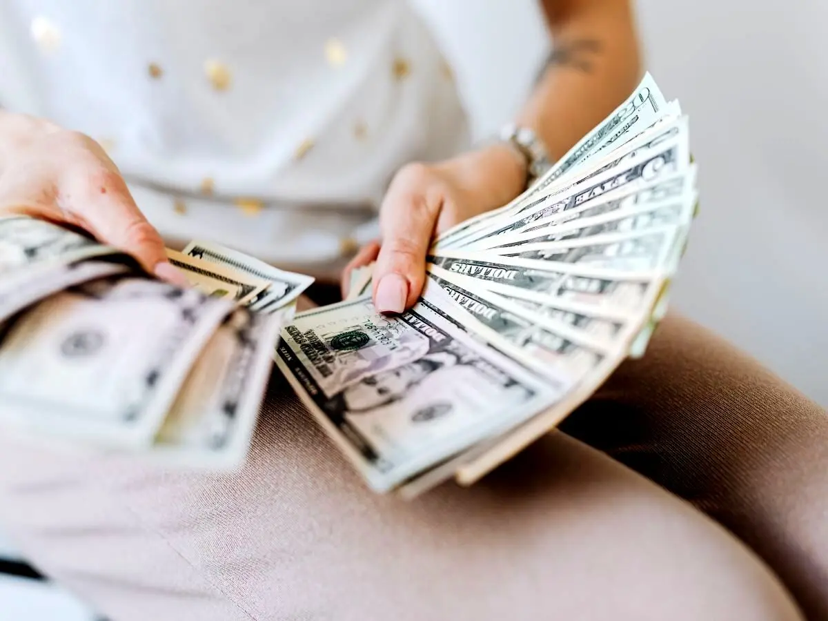 ۵ چیزی که خریدشان فرقی با دور ریختن پول ندارد