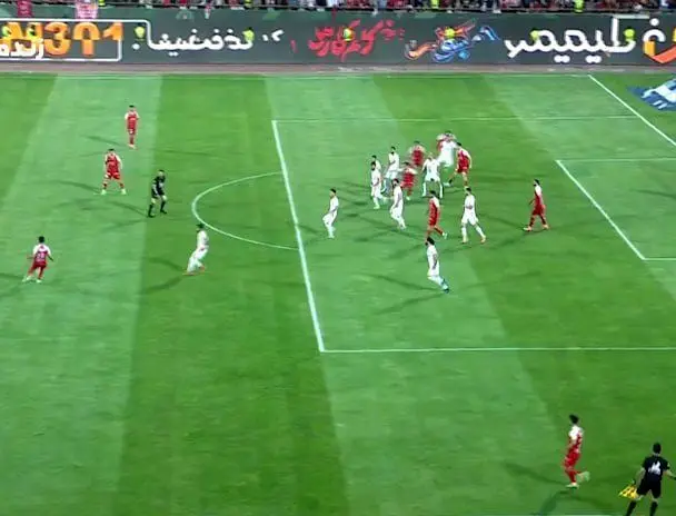 استقلالی ها به سیم آخر زدند/ سند پرسپولیسی بودن کمک‌داور بازی با مس رو شد + عکس

