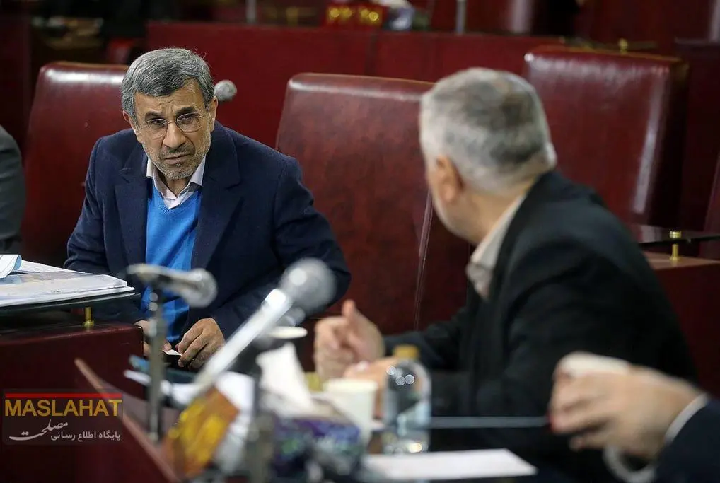 تصاویر تازه از احمدی نژاد در بیت رهبری / تغییر قیافه مجدد احمدی نژاد + عکس

