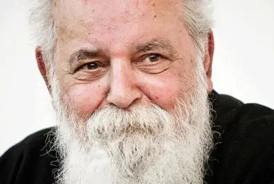 هوشنگ ابتهاج به قاب تصویر