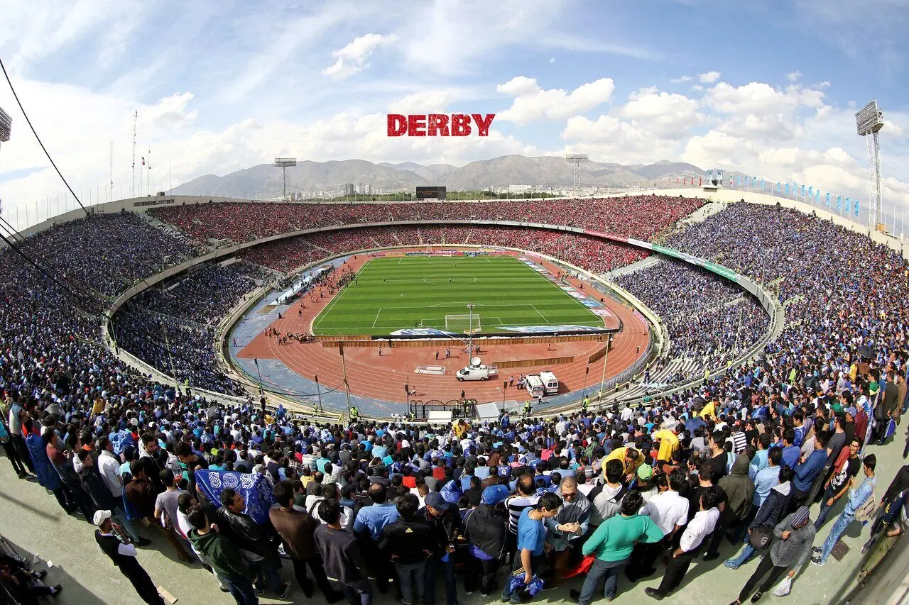 تجمع هواداران استقلال و پرسپولیس در کنار یکدیگر+فیلم