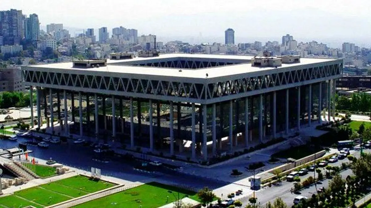سوتی جدید یک کارشناس صدا و سیما روی آنتن زنده