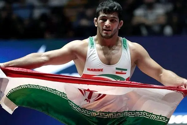 بازیگر مشهور حسن یزدانی را غافلگیر کرد+عکس