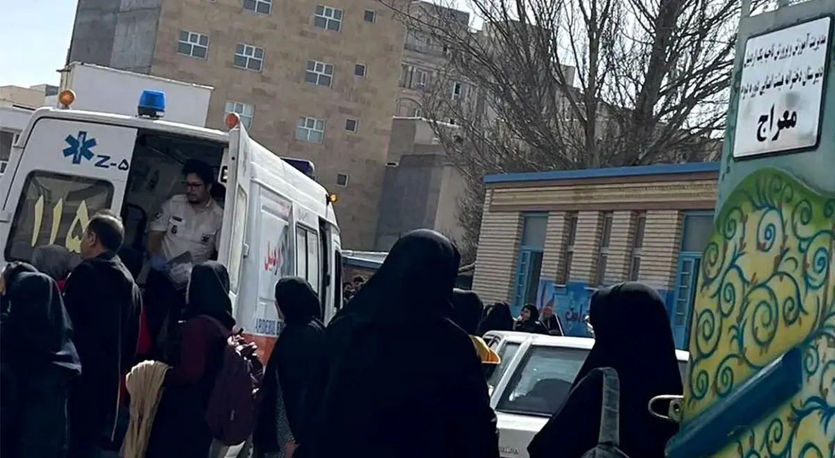 مسمومیت دانش‌آموزان مدرسه دخترانه معراج سقز +فیلم

