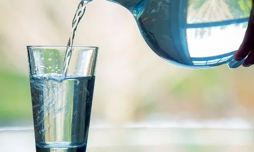 اگر این علائم را دارید، آب کافی نمی‌نوشید