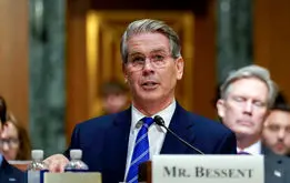 ترامپ دستور بازنگری در تحریم‌های آمریکا را داد