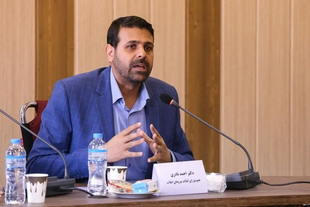 نادری، عضو هیأت رئیسه مجلس: نخبگان و دلسوزان کشور و انقلاب بمب اتم می‌خواهند