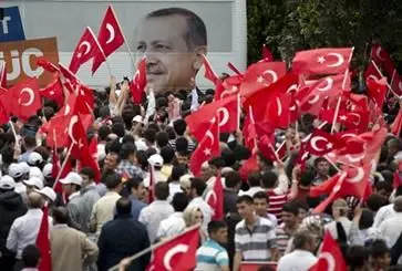 فیلم| خوشحالی طرفداران اردوغان در خیابان‌های آنکارا