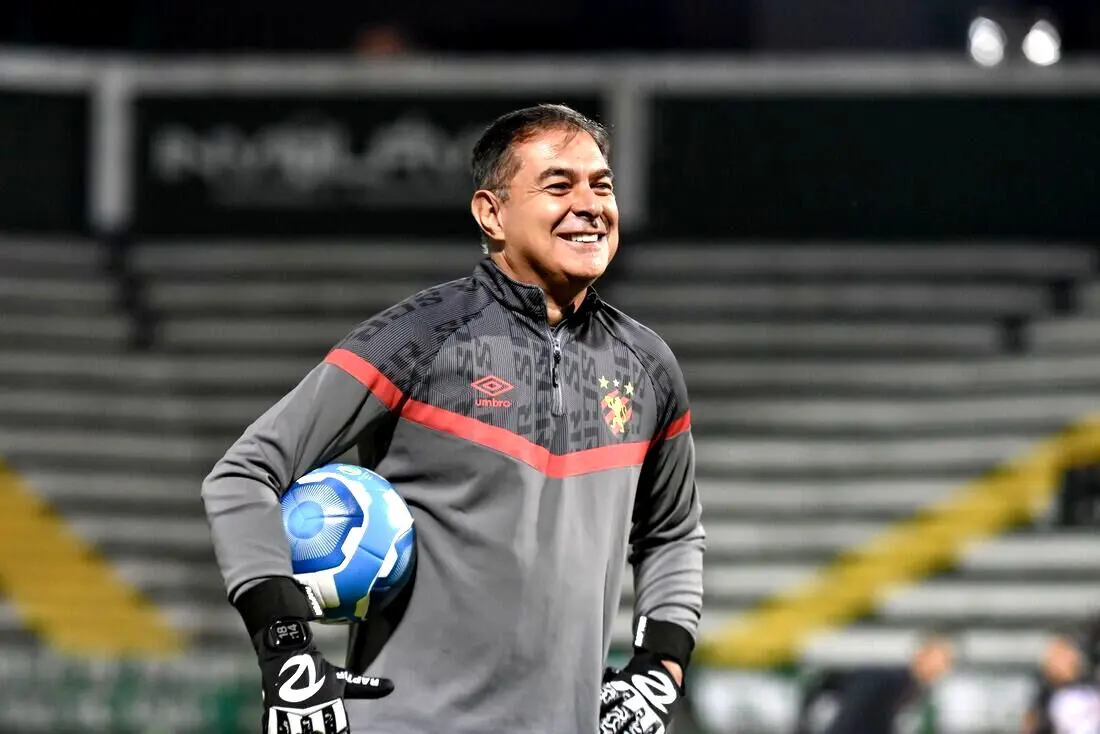 جرسی انیسیو رسما پرسپولیسی شد