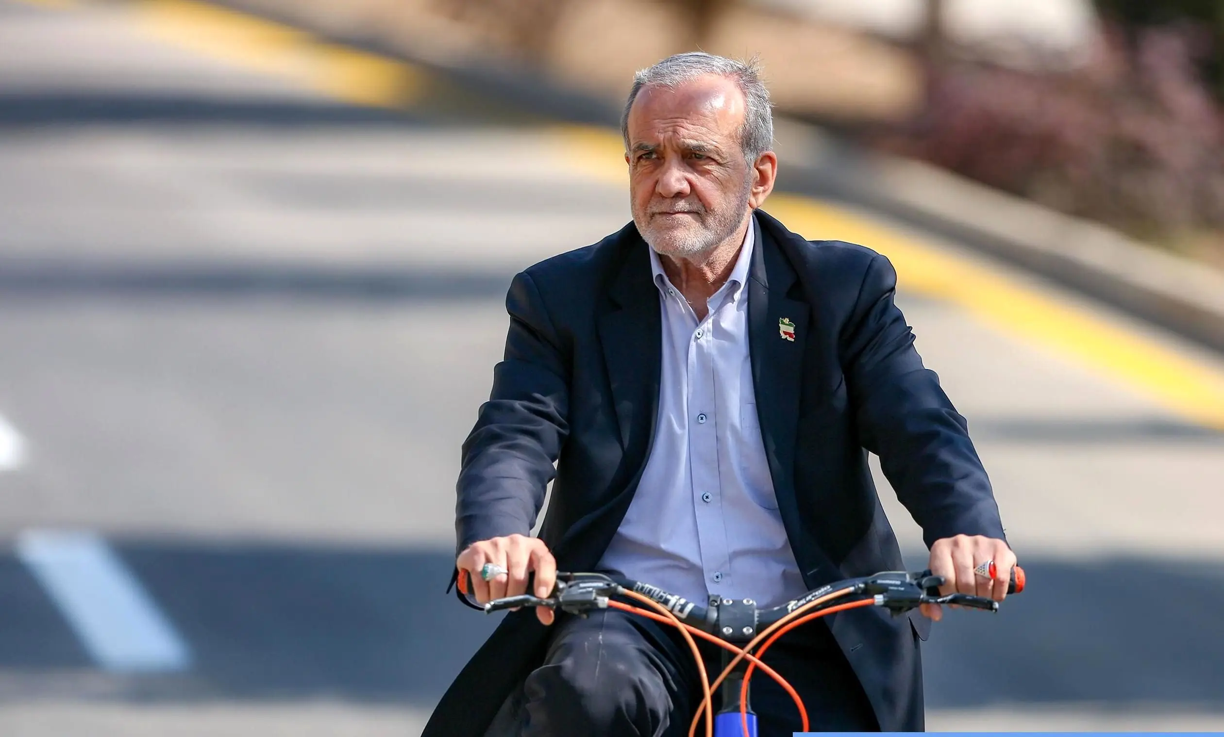 اتفاقی که این روزها برای احمدی نژاد و پزشکیان افتاده است