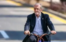 اتفاقی که این روزها برای احمدی نژاد و پزشکیان افتاده است