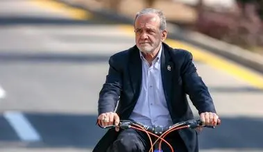 اتفاقی که این روزها برای احمدی نژاد و پزشکیان افتاده است