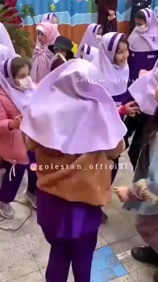 رقص شیرین دختران دانش‌آموز در گرگان / ویدئو