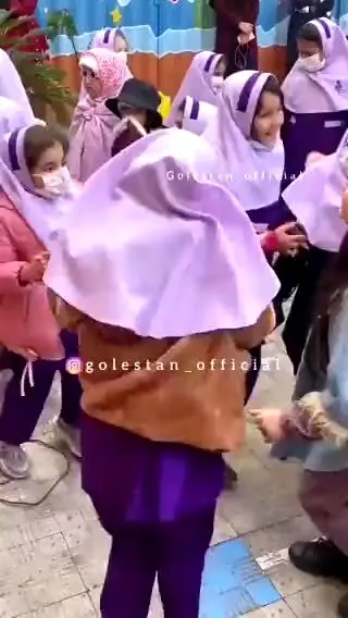 رقص شیرین دختران دانش‌آموز در گرگان / ویدئو