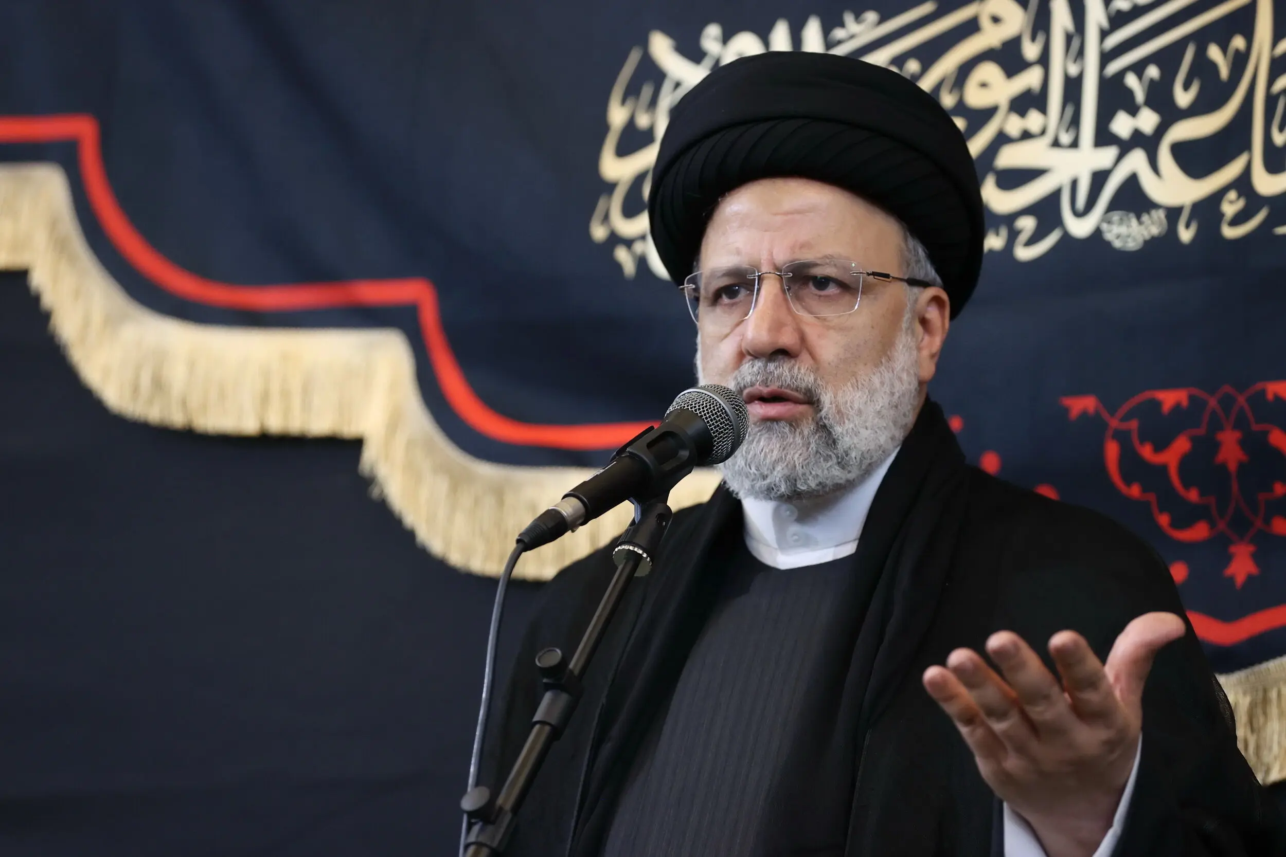 رئیسی در مراسم عزاداری روز تاسوعای مسجد ارگ تهران+عکس