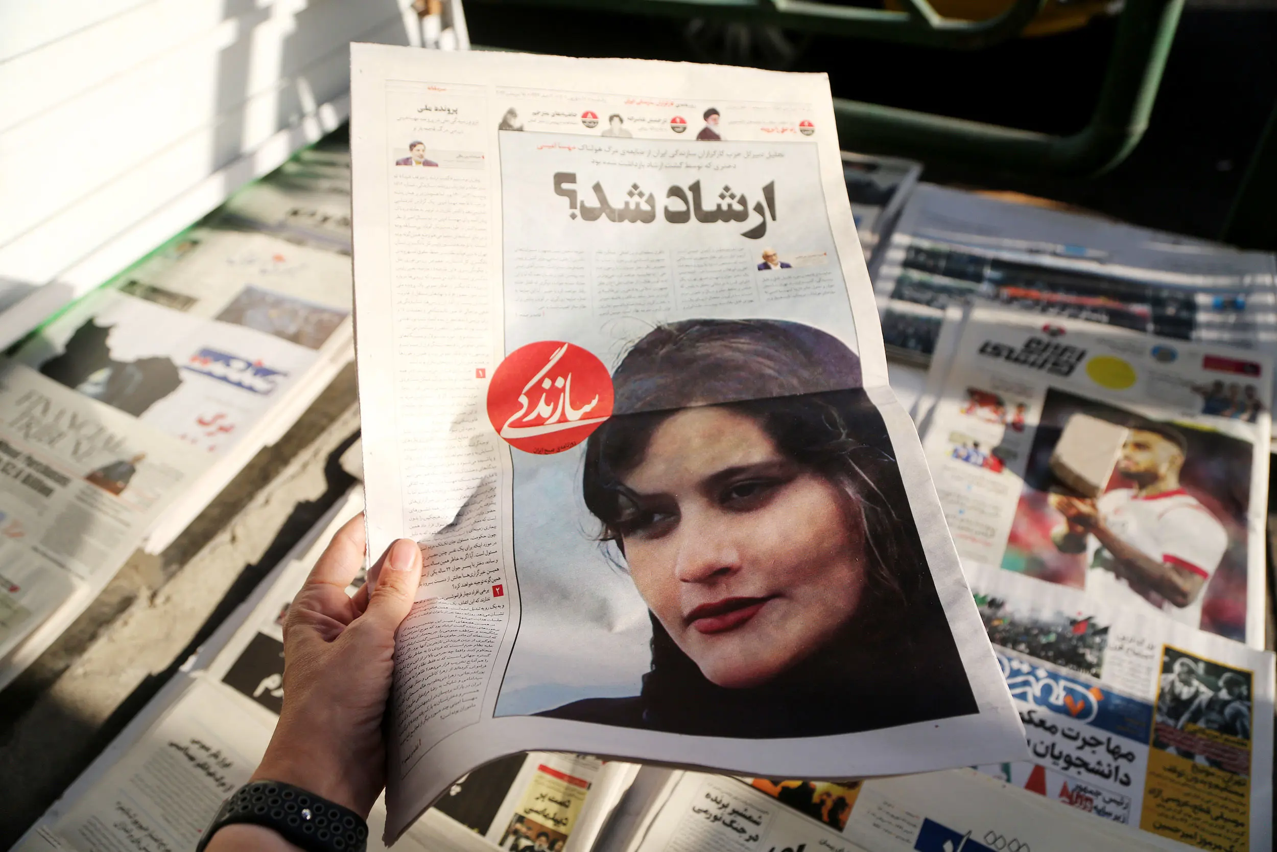 عکس خاص و دردناکی که مادر «مهسا امینی» منتشر کرد