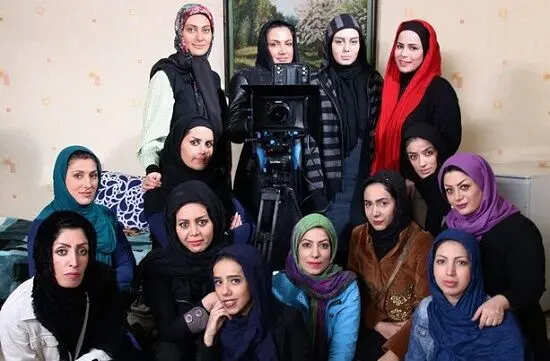 سحر قریشی و ملیکا شریفی‌نیا در «پانسیون دختران»

